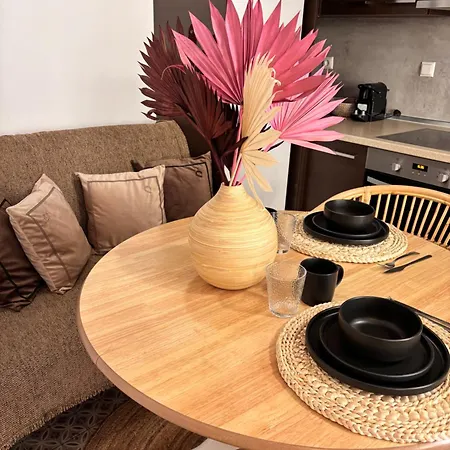 Evagelia's Stylish Stay! *