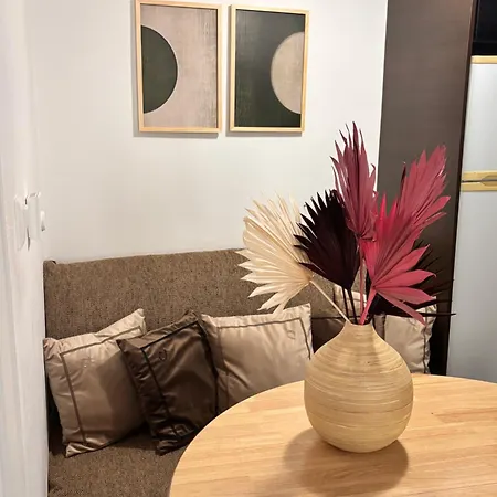Evagelia's Stylish Stay! *